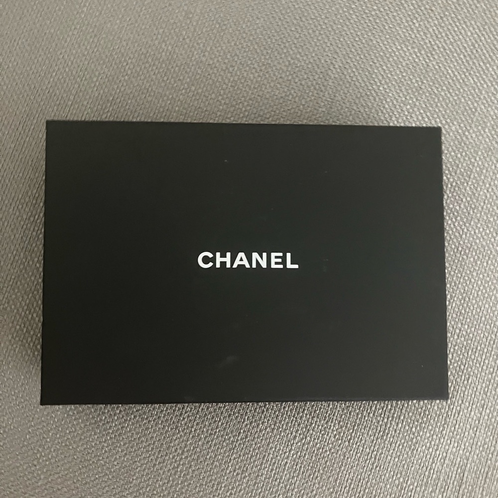Rare, Unique Brand New Never Used Chanel Bag!!With 3 moveable adjustable purses! - Picture 7 of 12